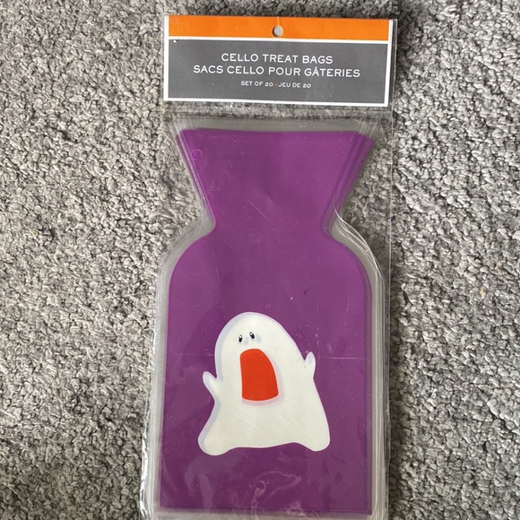 Halloween Lot - Picture 3 of 5